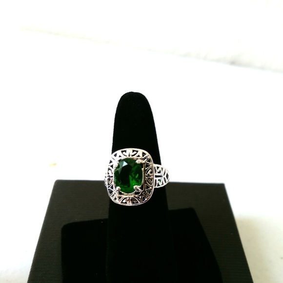 EMERALD GREEN CZ .925 STERNING SP RING - Picture 2 of 5